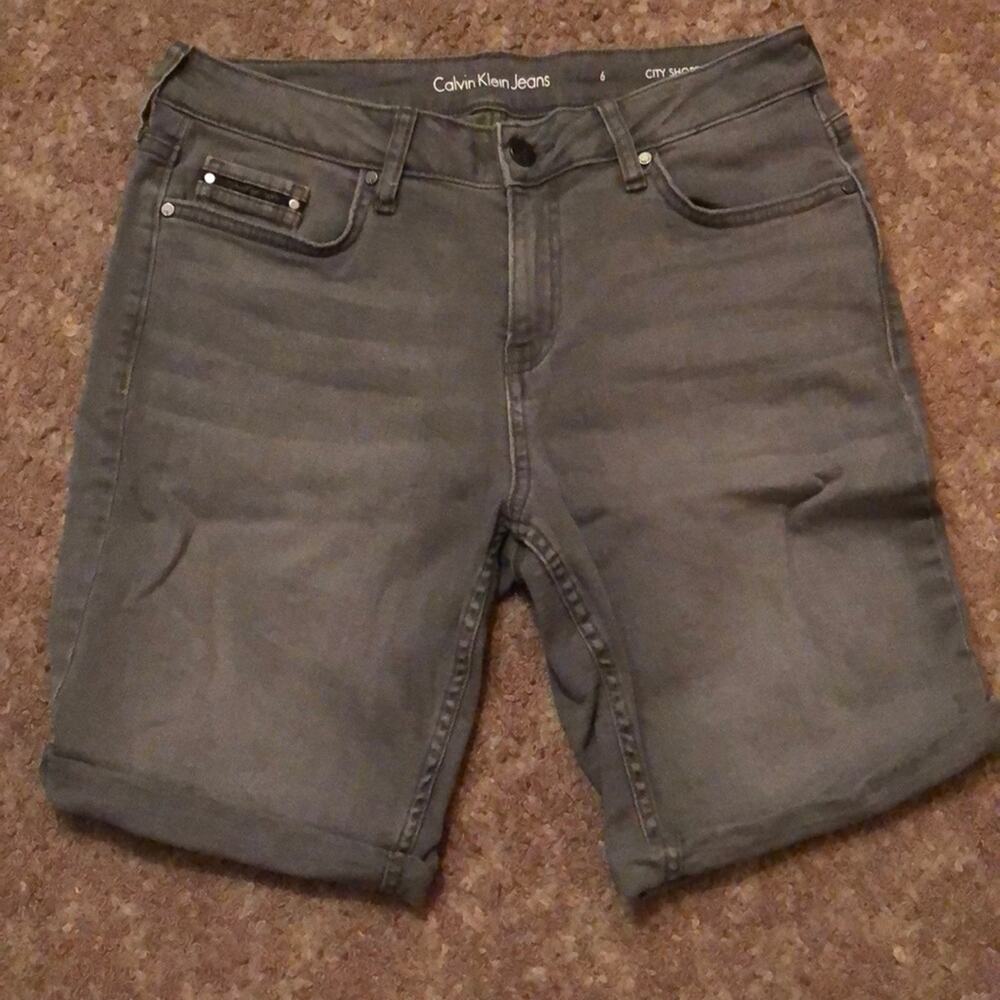 Calvin Klein Gray Jean City Shorts - size 6